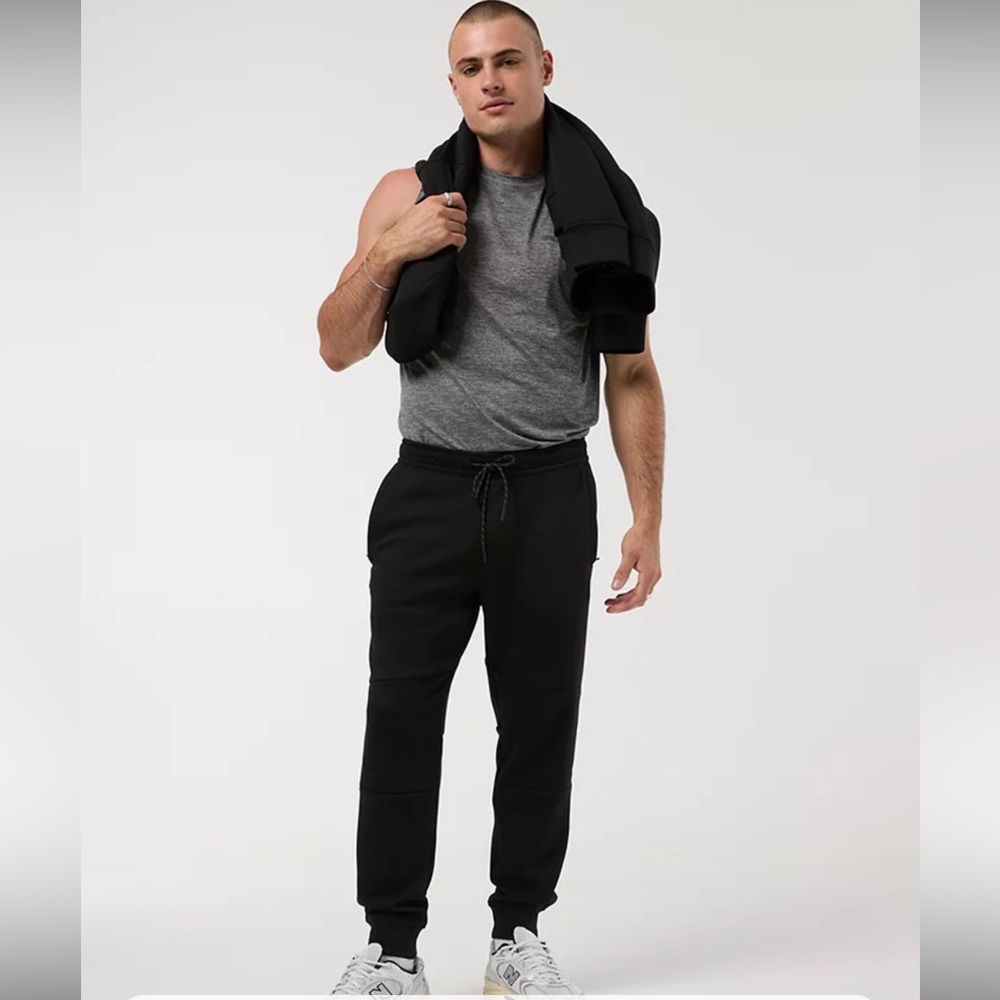 NWT Men's American Eagle 24/7 good vibe joggers